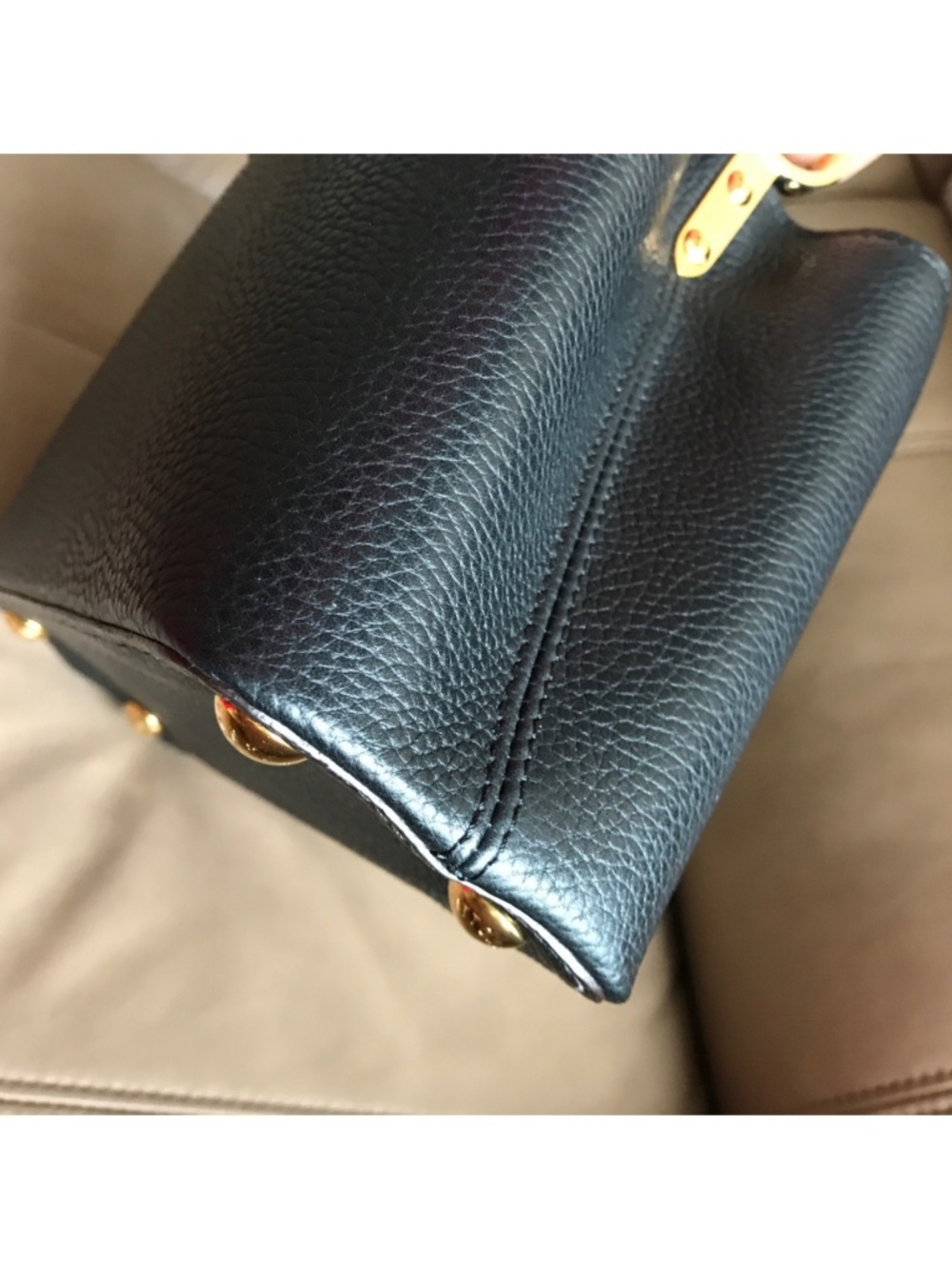 Louis Vuitton Capucines BB Black Taurillon leather Gold tone hardware - Picture 9 of 11